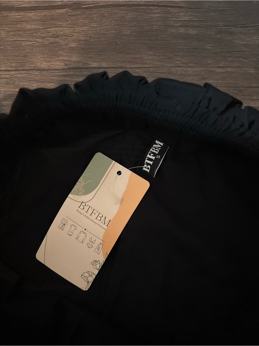 New black pants size small - Picture 3 of 3